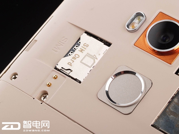 一个电话不能插2张电信卡吗,一个手机上不能用两张电信卡吗