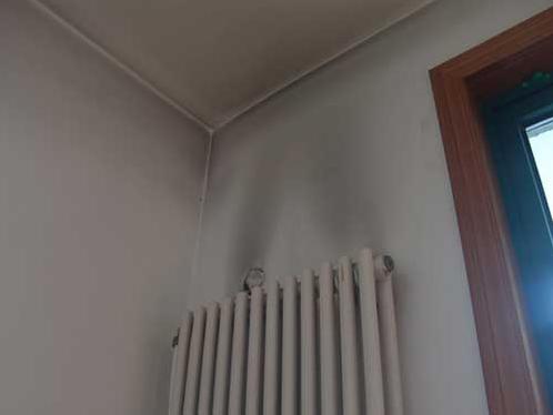 被暖气熏黑的墙怎么弄白,暖气熏黑墙的原因