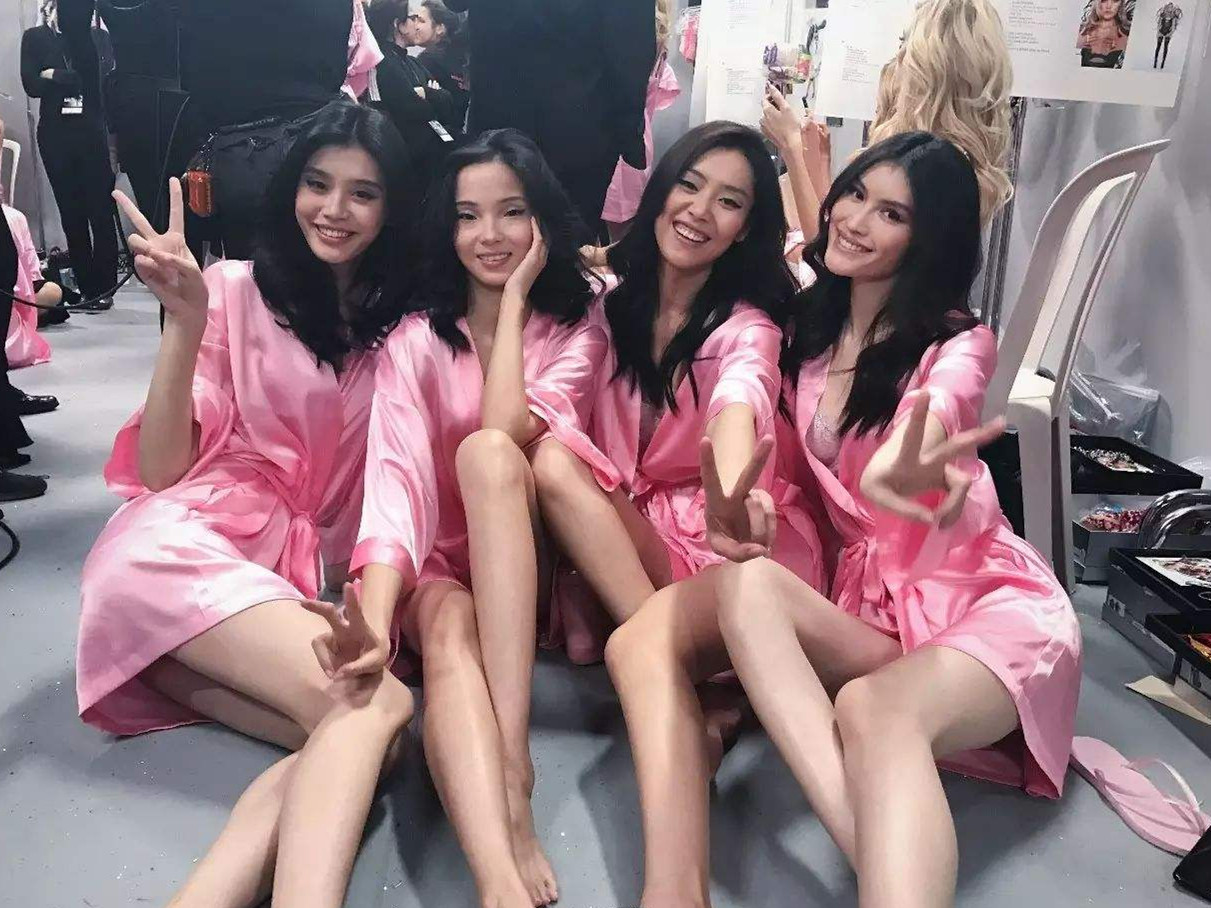 维密秀刘雯何穗奚梦瑶后台,奚梦瑶刘雯维密走秀