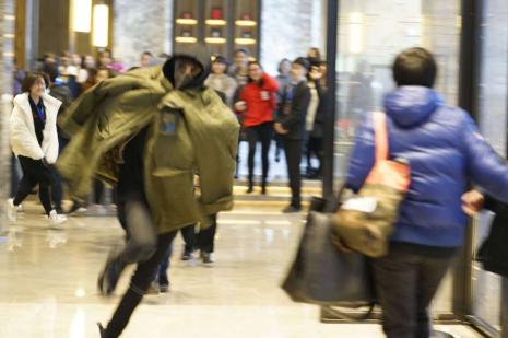 华晨宇天籁之战总决赛帮唱排练,天籁之战中华晨宇点评选手的视频