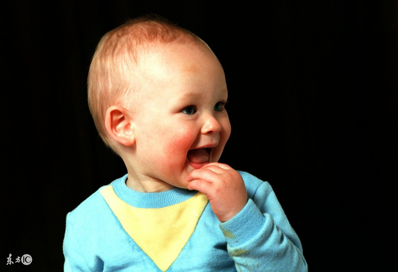 宝宝秋冬干燥喝什么滋润,秋燥要补水4招让宝宝爱上喝水