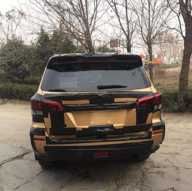 街头偶遇帕拉梅拉行政加长,新款帕拉丁两驱自动值得购买吗