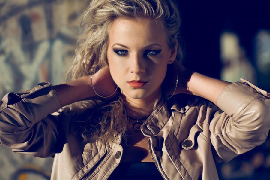 看似简单却很平凡,看似简单其实很有质感