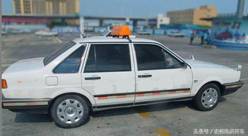 科目二倒车入右库点位详细讲解,科目二倒车左右入库点位详细讲解