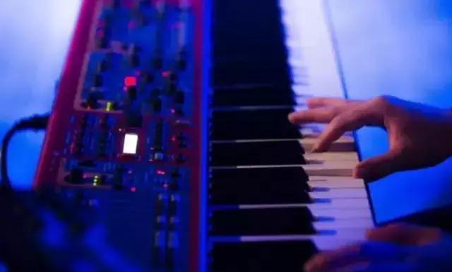 自学电子琴即兴伴奏,自学钢琴即兴伴奏软件