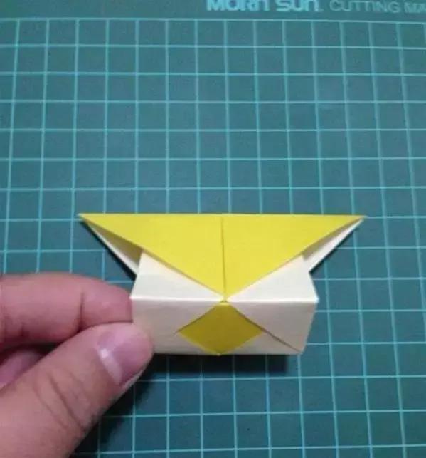 手工灯笼幼儿园手工制作新年元旦,迎接新年的剪纸灯笼