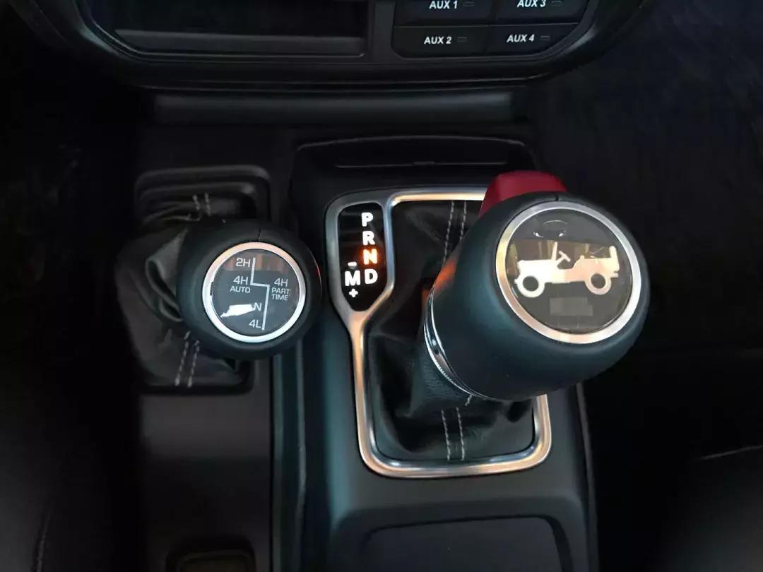 jeep牧马人爆改过的越野视频,全新换代jeep牧马人角斗士试驾