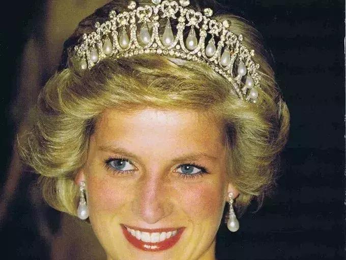 戴黄金和戴k金的女人的区别,金首饰好还是k金好