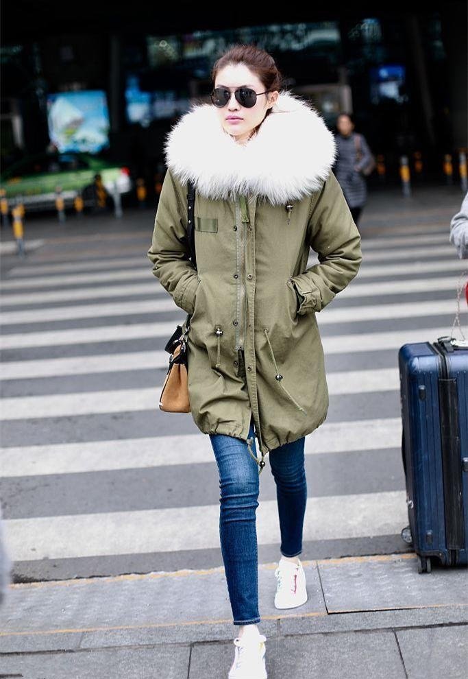 何穗和明星同台肤色对比,何穗穿礼服