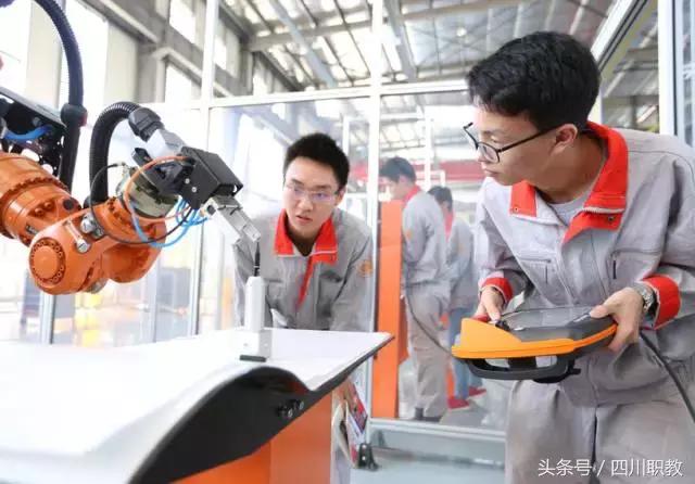 这是一所神奇的学校英文,这是一所神奇的学校