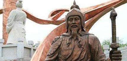 一介布衣，32岁封子爵加节度使，35岁封太尉衔公爵，与丞相同级