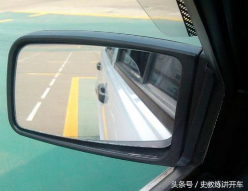 科目二倒车入右库点位详细讲解,科目二倒车左右入库点位详细讲解