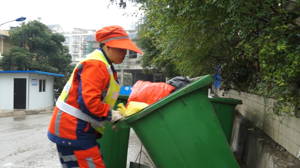 「黔人观察」—一个单亲妈妈无奈的坚强