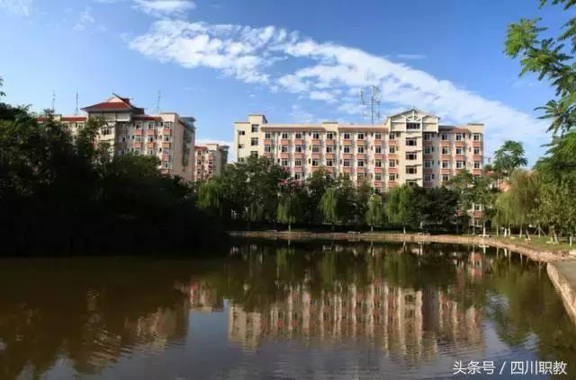 这是一所神奇的学校英文,这是一所神奇的学校