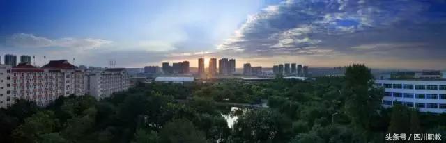 这是一所神奇的学校英文,这是一所神奇的学校