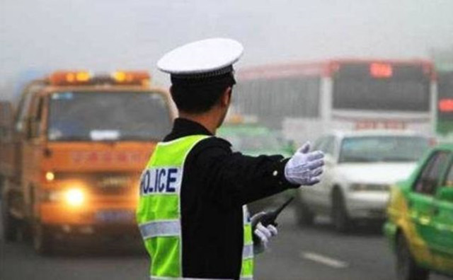 误闯红灯怎么没被扣分,误闯红灯注意事项有哪些