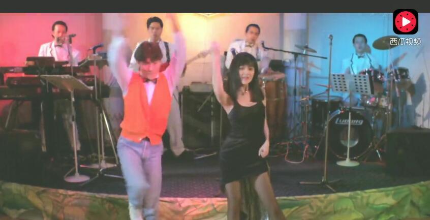 刘德华与关之琳酒吧尬舞，妖媚身材不输当年，郭富城最爱关之琳！