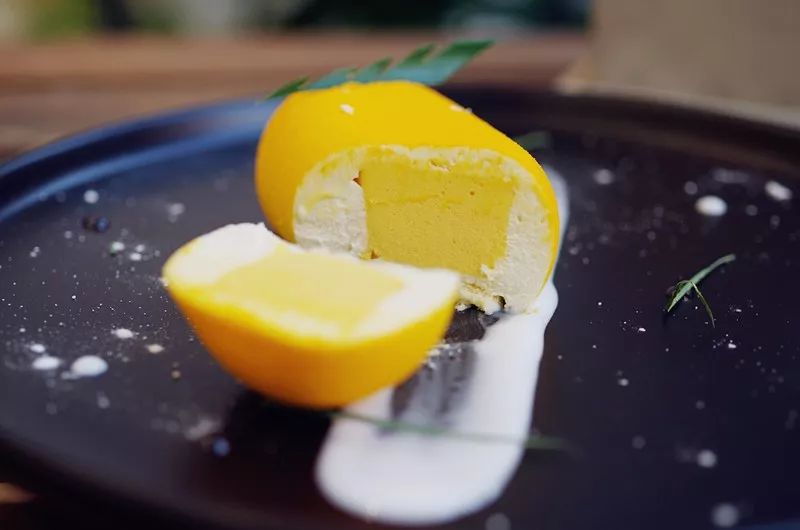 在甜品店里花样调酒？新街口这家网红店让你来了就不想走！