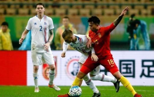 同样是在场上散步,梅西被赞合理分配体能,而他却断送了职业生涯