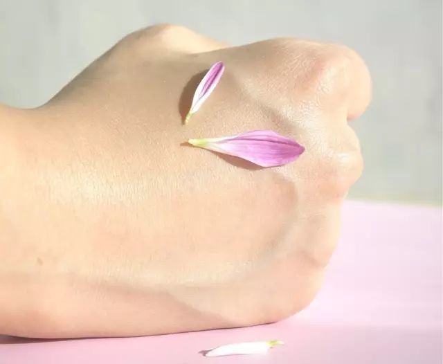 ysl气垫摇滚测评,珂莱欧和ysl气垫对比