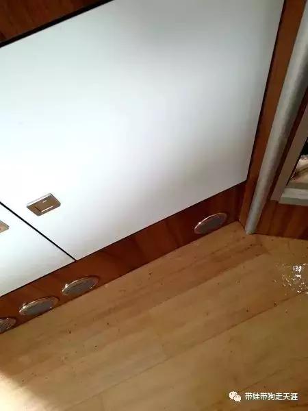 带孩子丽江自驾游,宝妈开着车带熊孩子兜风文案