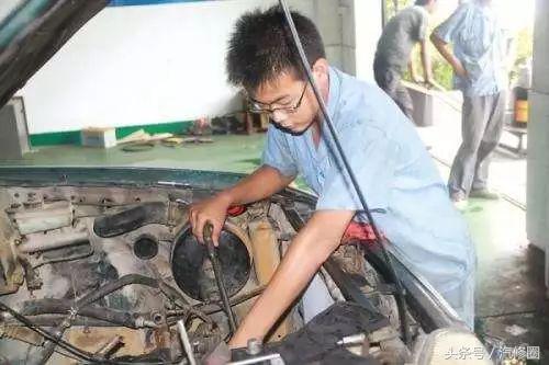 汽修工苦不苦,汽修工到底有多累