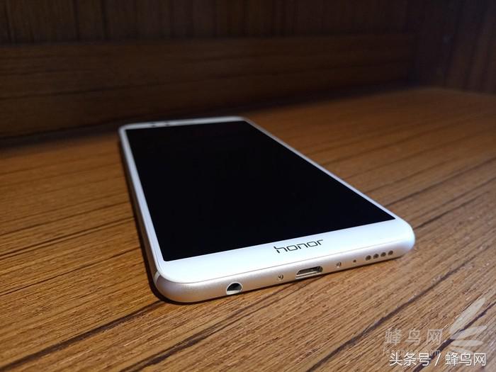 全面屏荣耀畅玩7x有几种颜色,荣耀畅玩7x全网通版翻页图