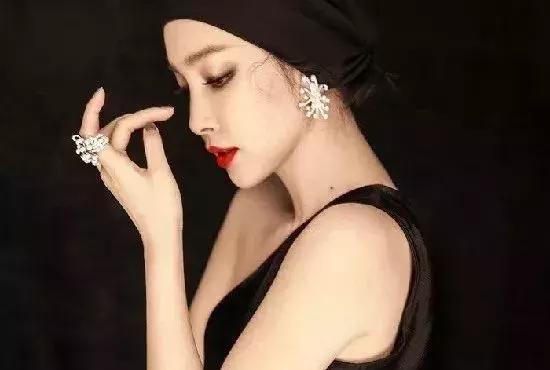 戴黄金和戴k金的女人的区别,金首饰好还是k金好