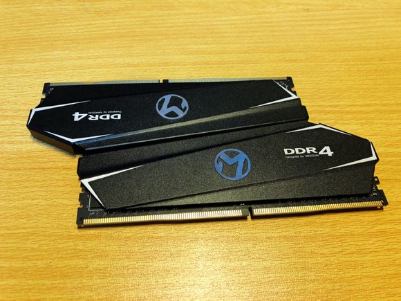 铭瑄开箱,铭瑄终结者3200内存