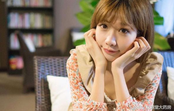 隐形眼镜佩戴方法新手害怕怎么办,佩戴隐形眼镜的教程新手