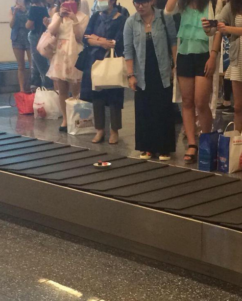 谁在机场点的金枪鱼寿司？！