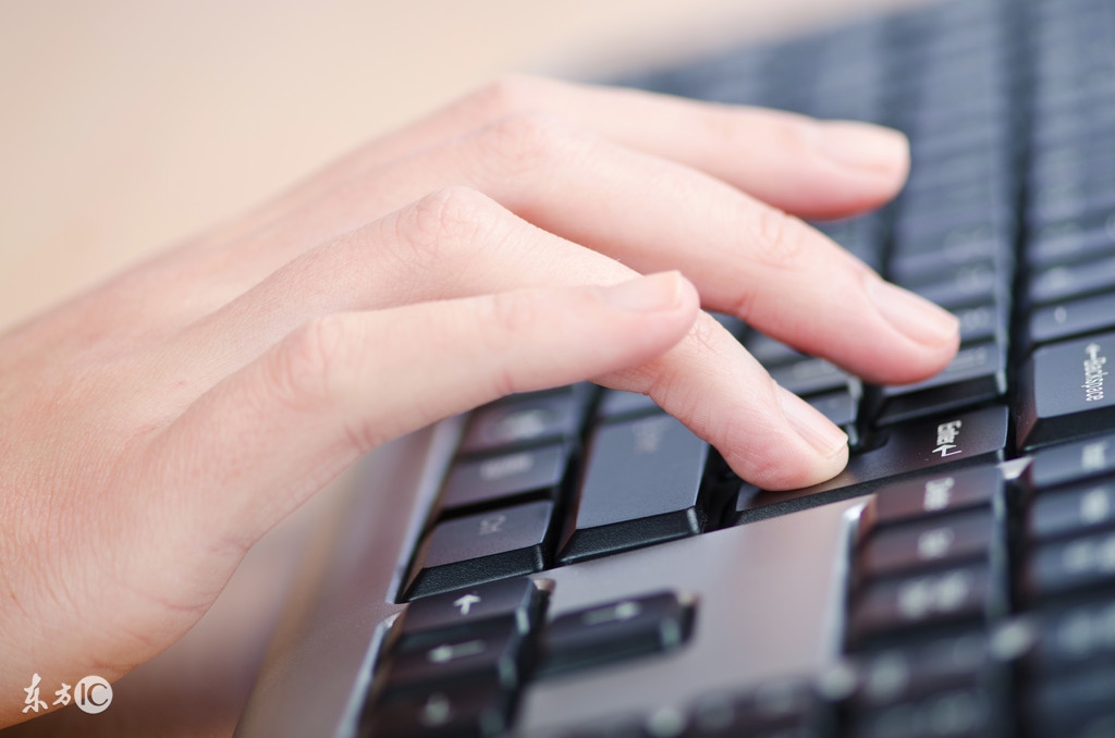 电脑键盘上每个键的功能简介视频,电脑键盘键功能大全华为