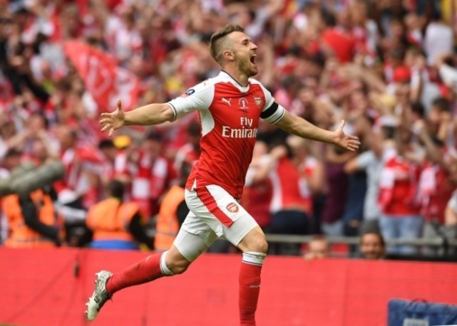 北伦敦小报：追风少年追上了自己！凯恩收获满满的一年