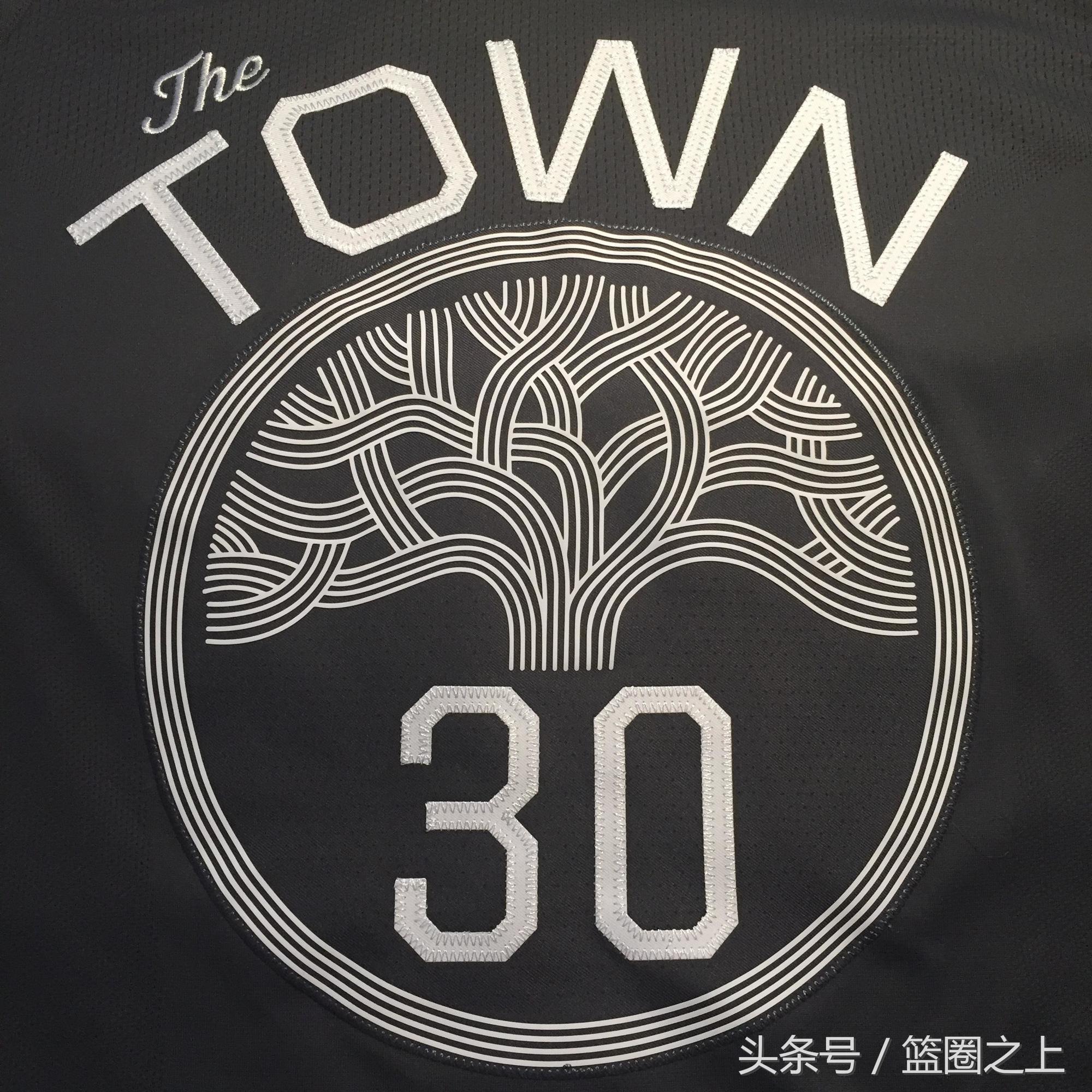 库里圣诞球衣,库里圣诞版球衣