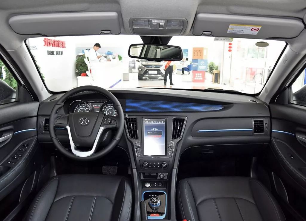 众泰e200和五菱宏光mini哪个好,库存众泰e200敢不敢买