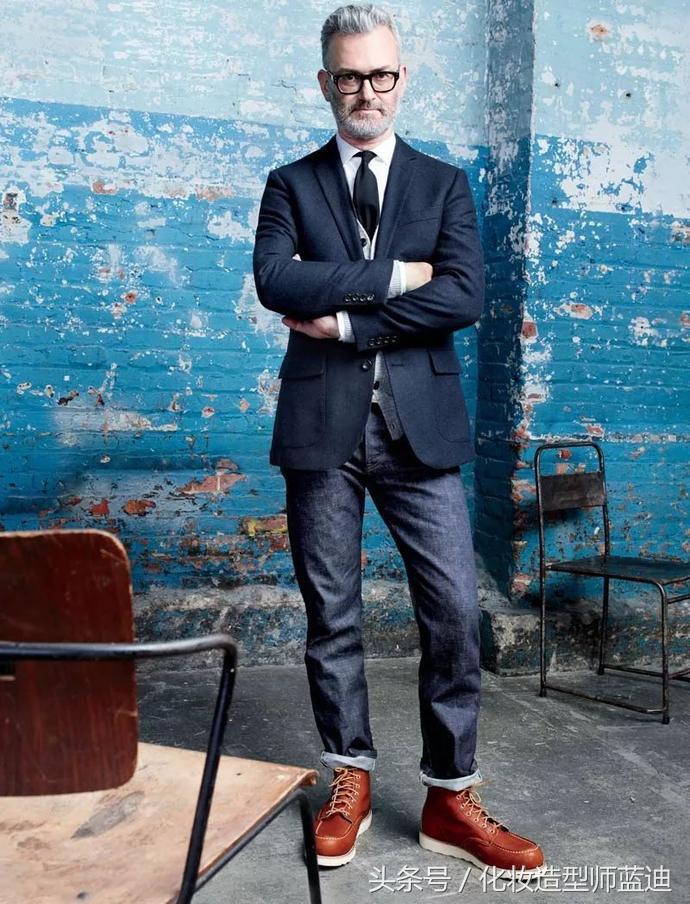 男人必备的一款皮鞋,皮鞋是一个成熟男士的必备鞋