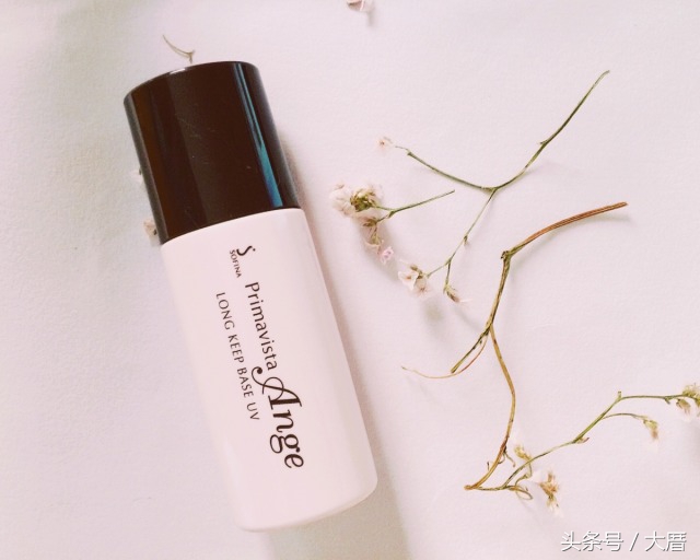 妆前起皮保湿补水推荐,浮妆掉粉脱妆用什么妆前乳