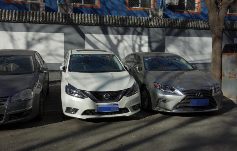 圣诞节热恋生活日记，开着轩逸陪女朋友搜集北京的圣诞树