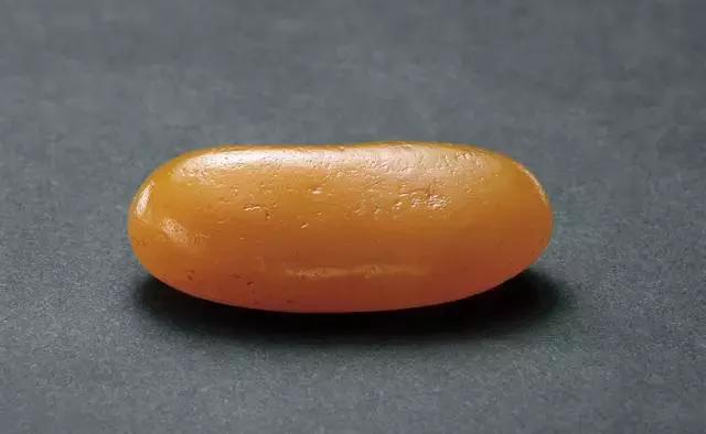 田黄石印章鉴别方法及价格,田黄石素面六面小印章价值