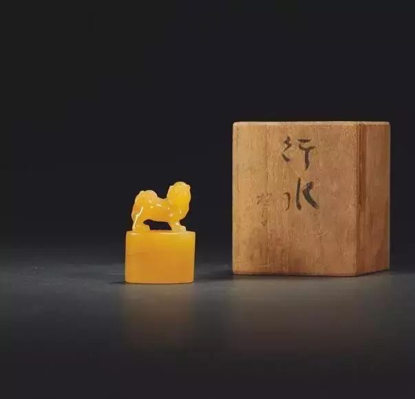 田黄石印章鉴别方法及价格,田黄石素面六面小印章价值