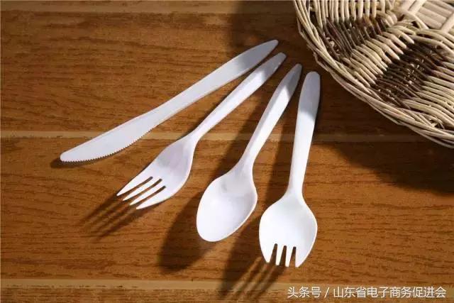 网圈趣闻丨爆火专业获工信部支持,蓝翔打游戏先交四万学费