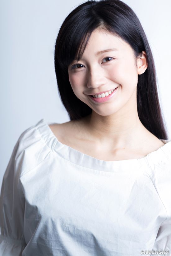 18岁新人太出彩岛国杂志美女福利写真