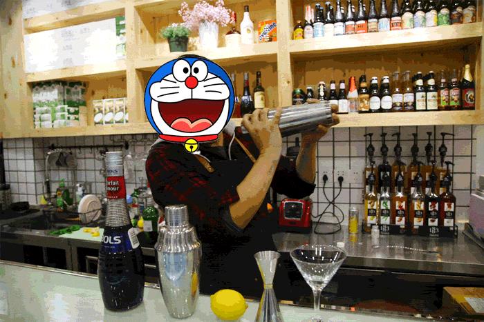 在甜品店里花样调酒？新街口这家网红店让你来了就不想走！