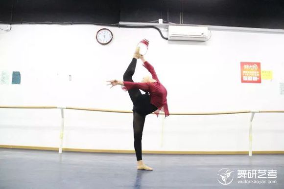 肩腰的软开度练习组合,软开度腰部训练教程