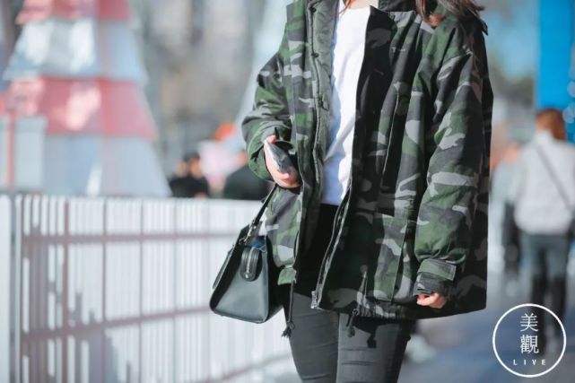 路人街拍表白,表白被拒绝还被说丑