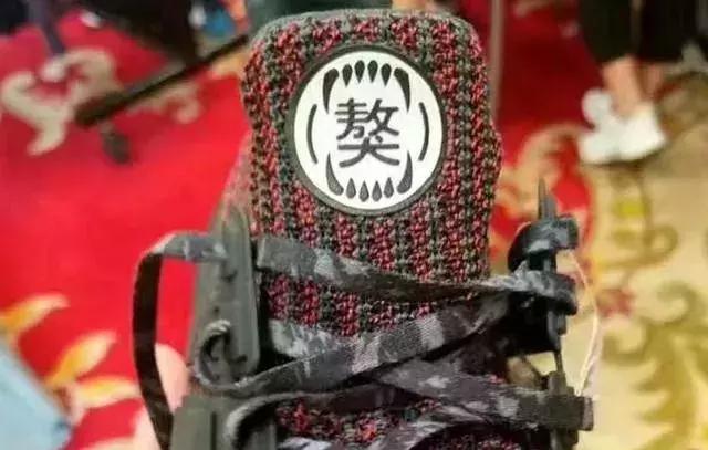 纪梵希与阿玛尼的对比分析,阿玛尼纪梵希国货