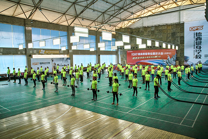 健身教练这个职业怎么样,如何看待健身行业