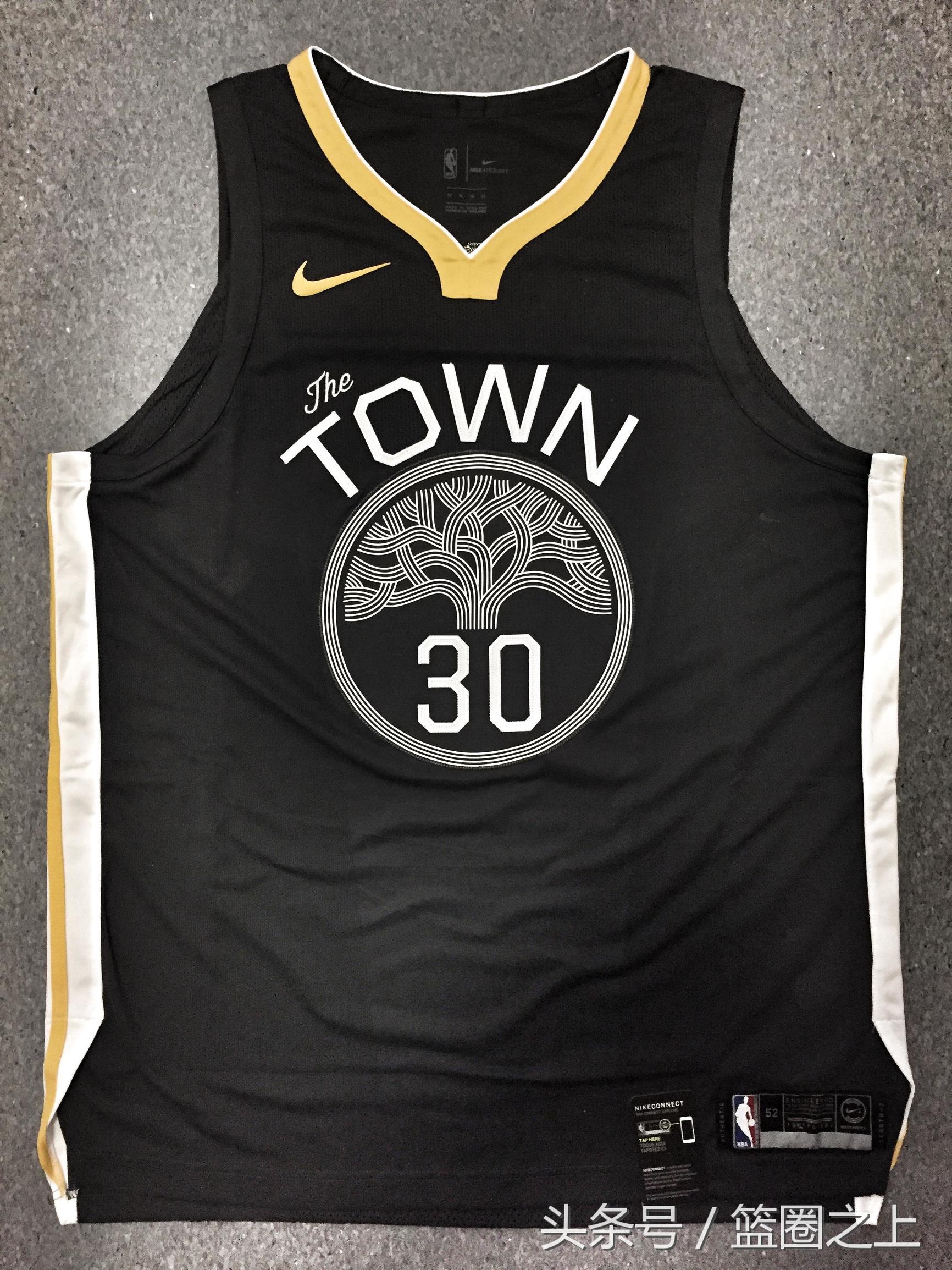 库里圣诞球衣,库里圣诞版球衣