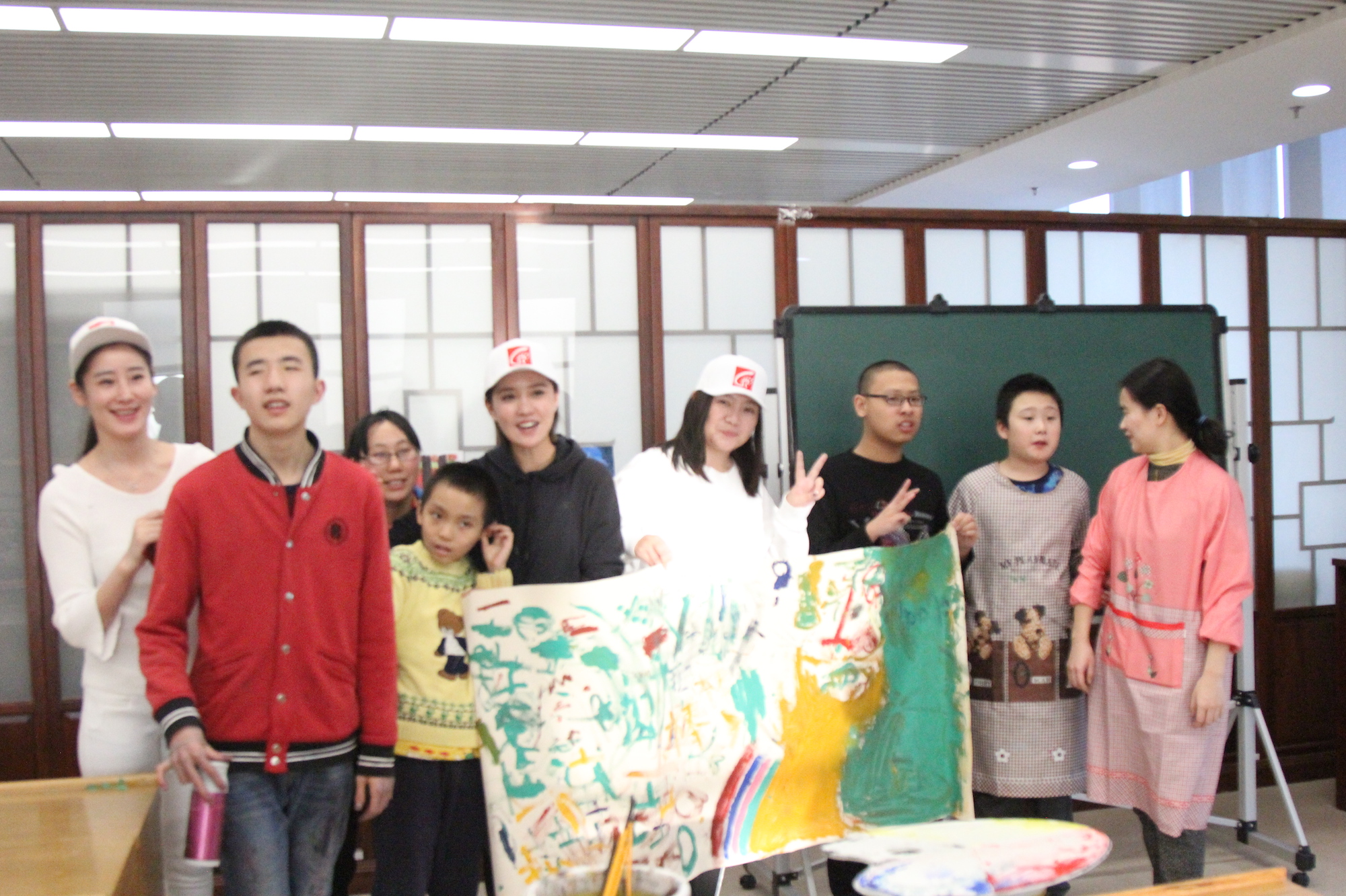 关爱自闭症儿童,关爱被遗弃孩子