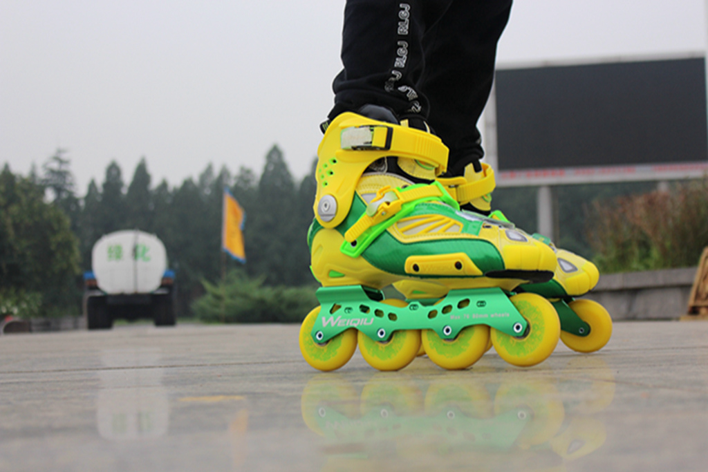 爱运动少年必备？纬球星动跃轮滑鞋：旋转腾挪，自在如风